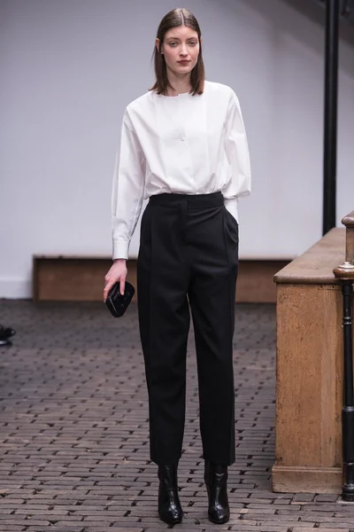 Look 23